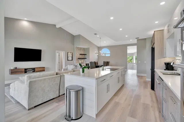 Admirals Cove Residence photo 7