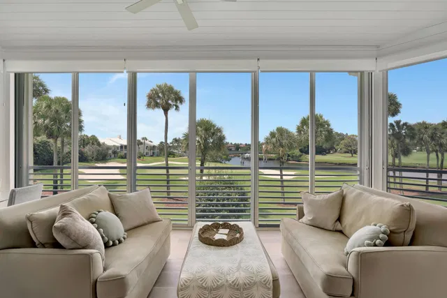 Admirals Cove Residence photo 11