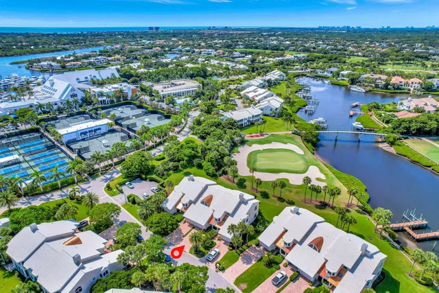 Admirals Cove Residence photo 23