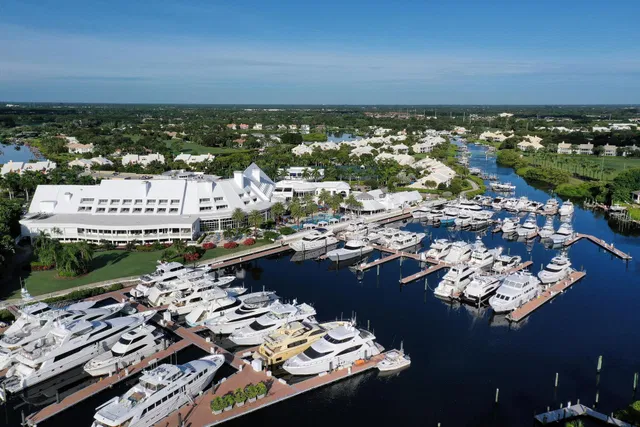 Admirals Cove Residence photo 24