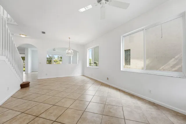 Residence photo 4