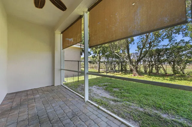 Residence photo 37