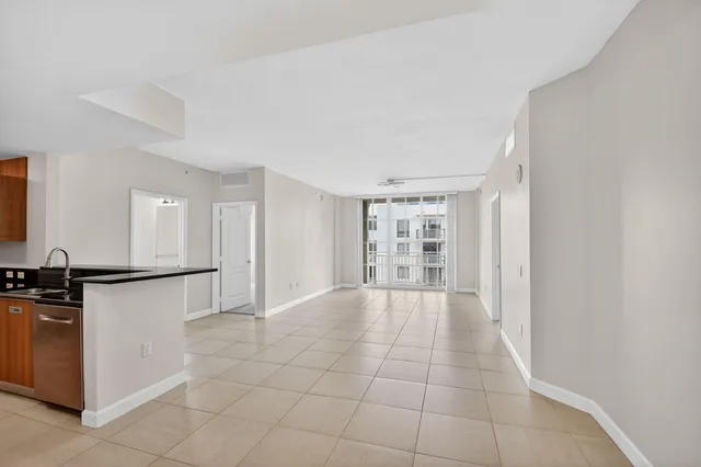 The Whitney Unit 630 photo 3