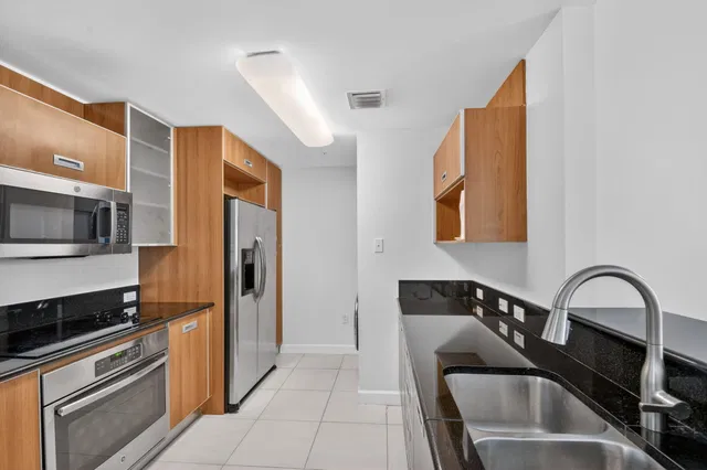 The Whitney Unit 630 photo 8