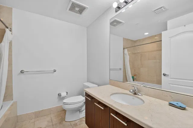 The Whitney Unit 630 photo 33