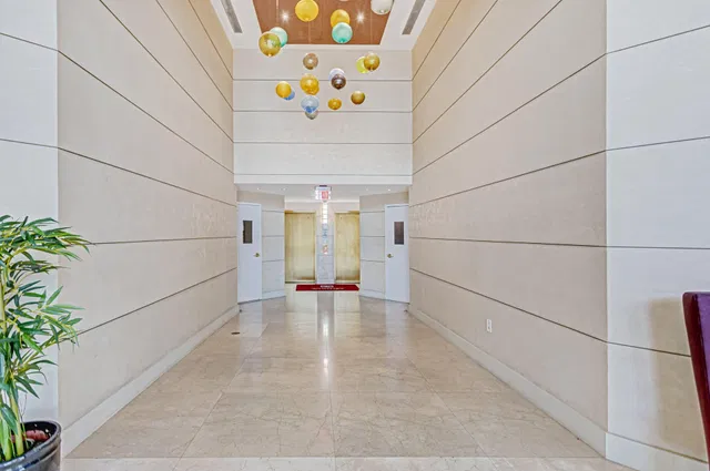 The Whitney Unit 630 photo 40