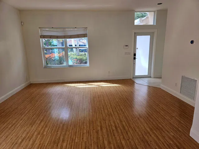  Residence photo 6