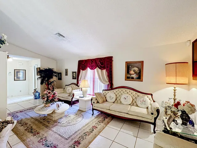 Residence photo 14