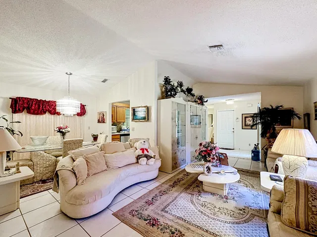 Residence photo 15