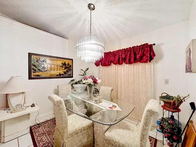 Residence photo 16
