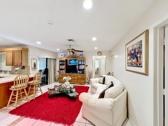 Residence photo 19