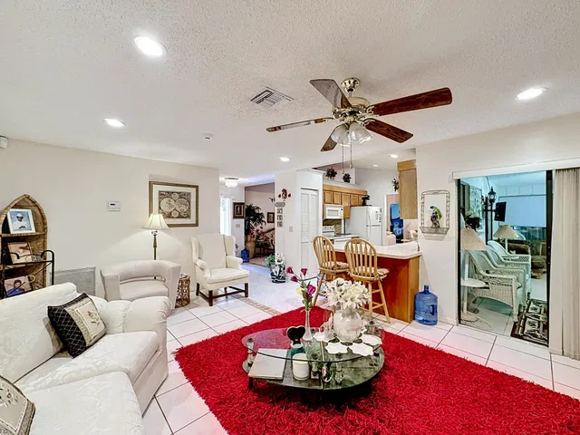 Residence photo 20