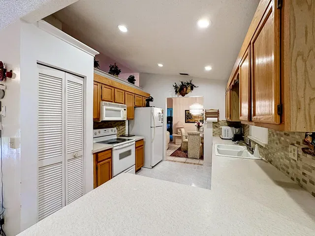 Residence photo 22