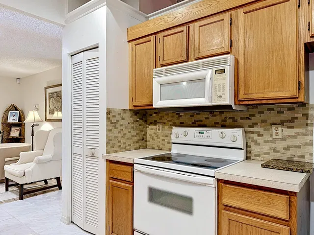 Residence photo 24