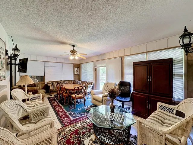 Residence photo 25