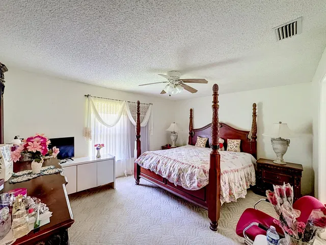 Residence photo 30