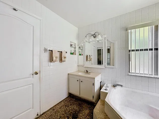 Residence photo 34