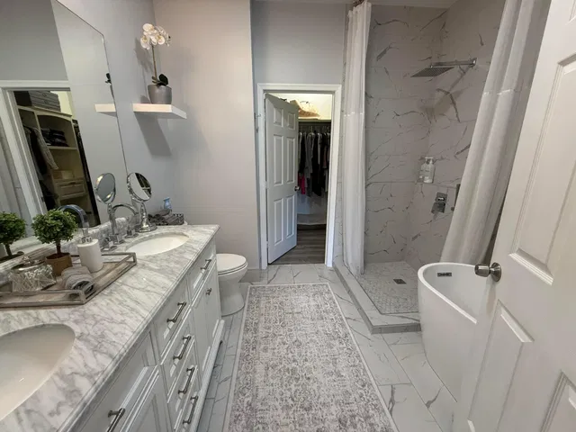 Unit 204 photo 10