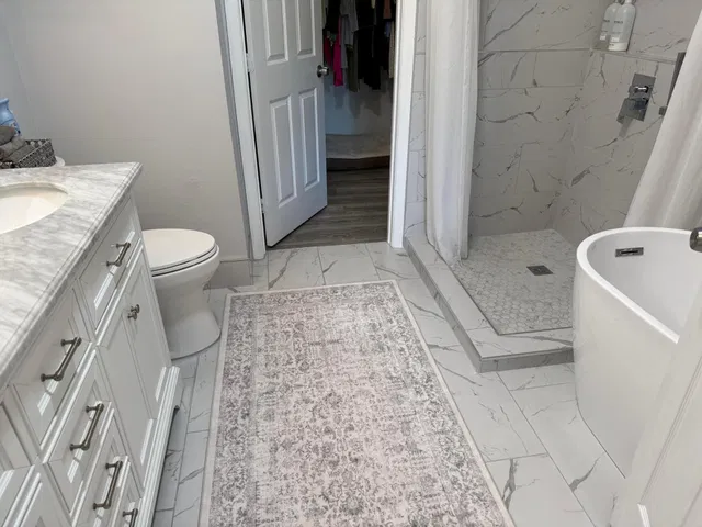 Unit 204 photo 11