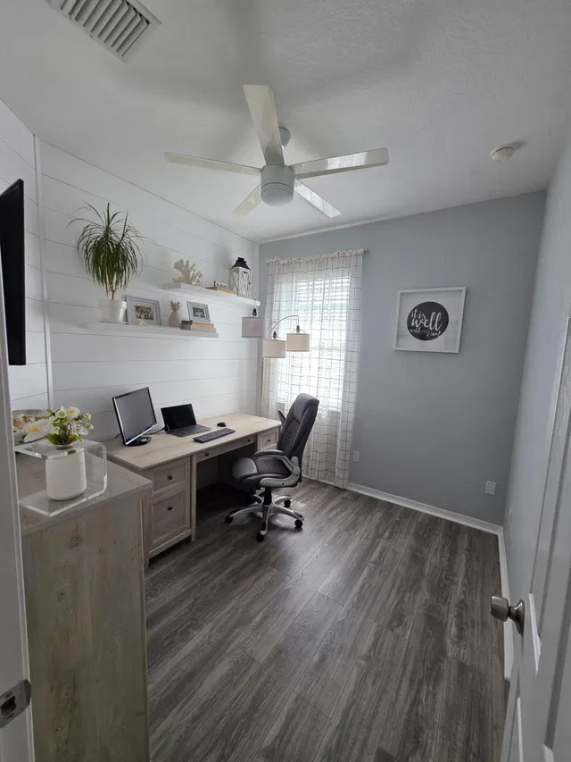 Unit 204 photo 15
