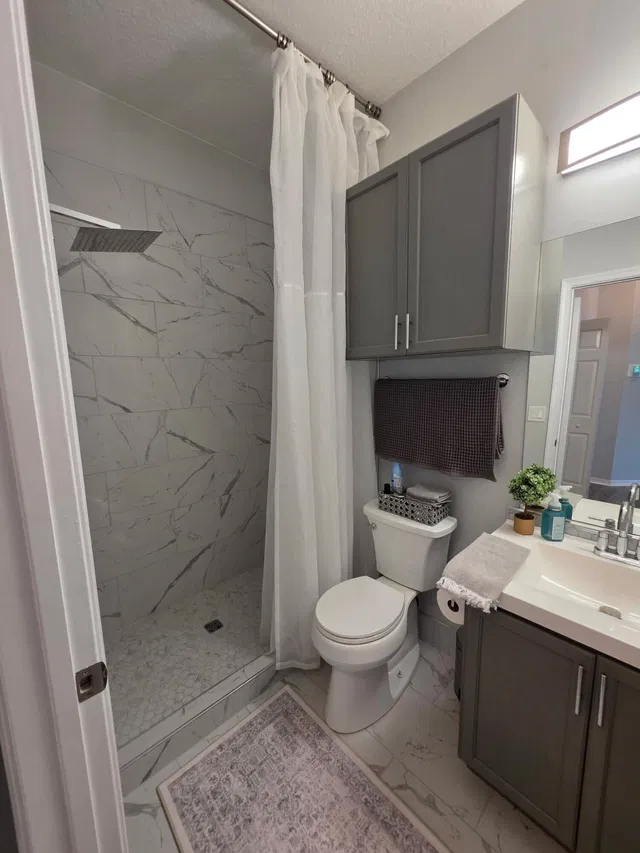 Unit 204 photo 19