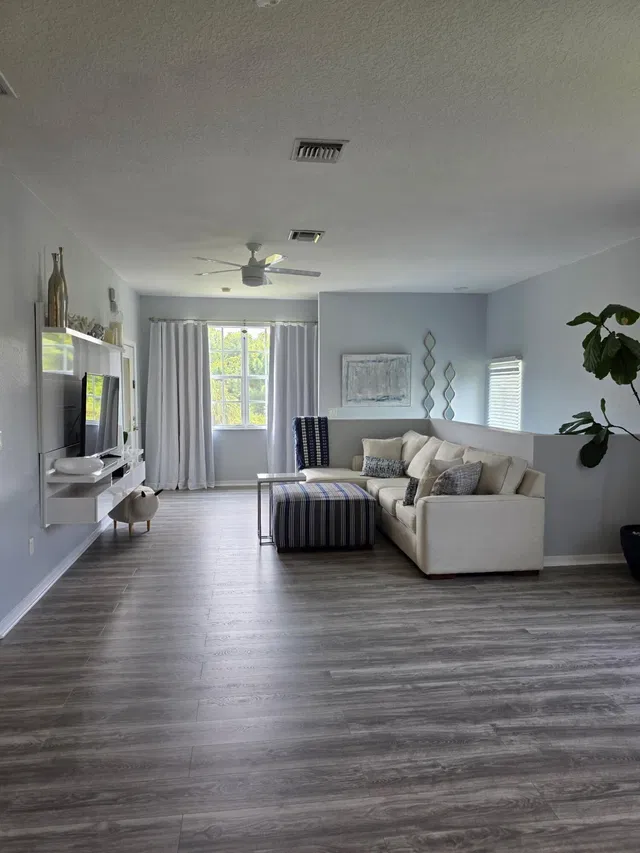 Unit 204 photo 23