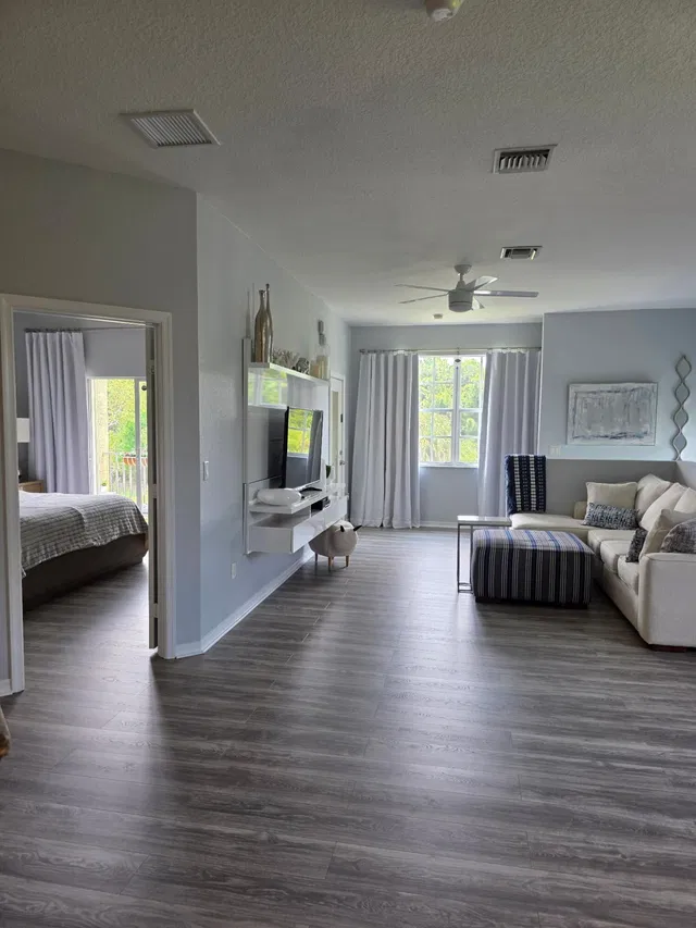 Unit 204 photo 26