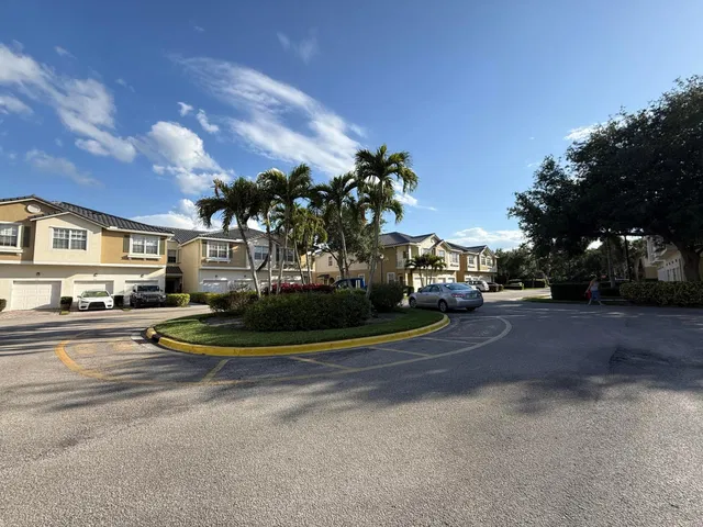 Unit 204 photo 31