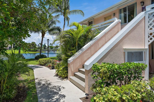 Unit A8 photo 42