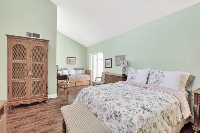  Residence photo 12