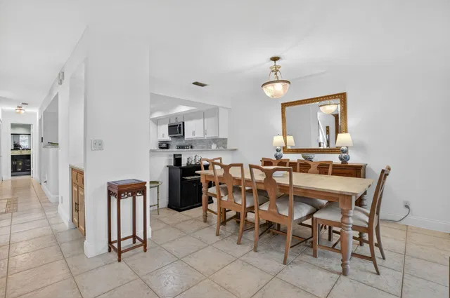  Residence photo 34