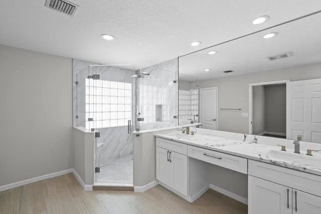 Residence photo 11