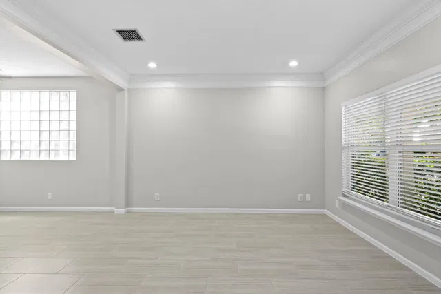 Residence photo 16