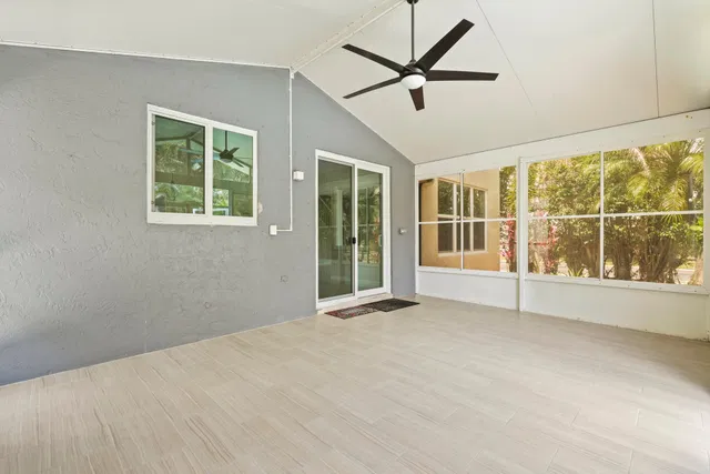 Residence photo 31