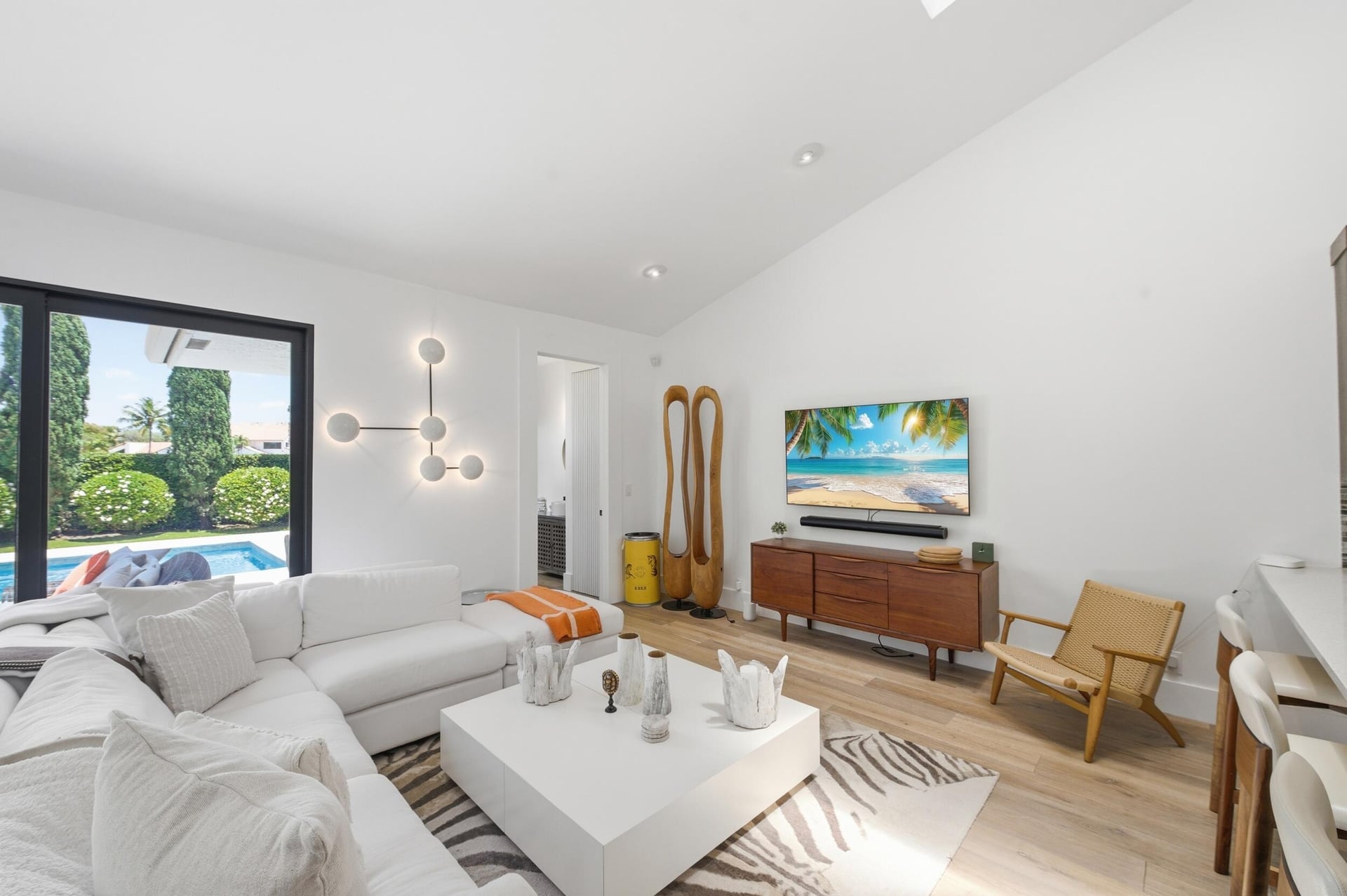 Windsor Way Residence photo 8
