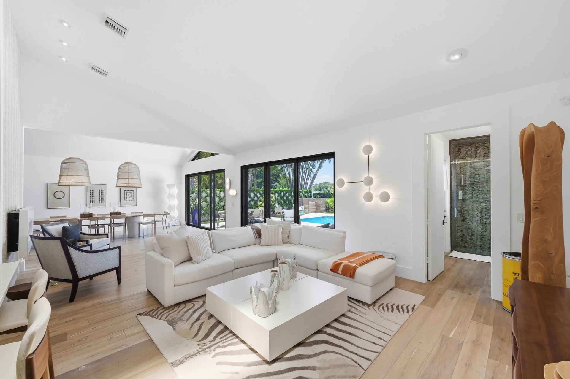 Windsor Way Residence photo 9
