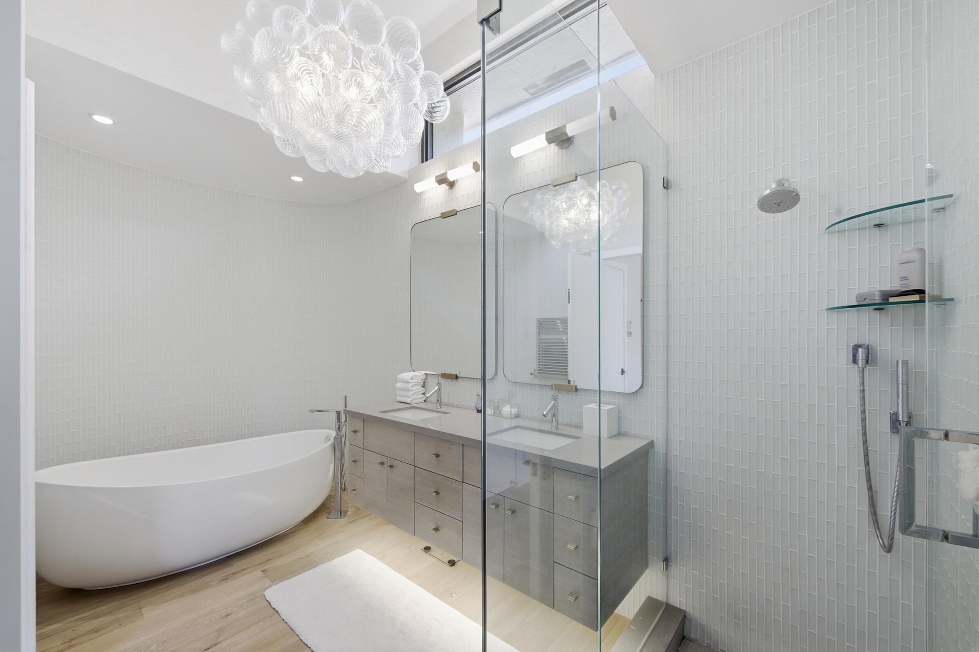 Windsor Way Residence photo 24