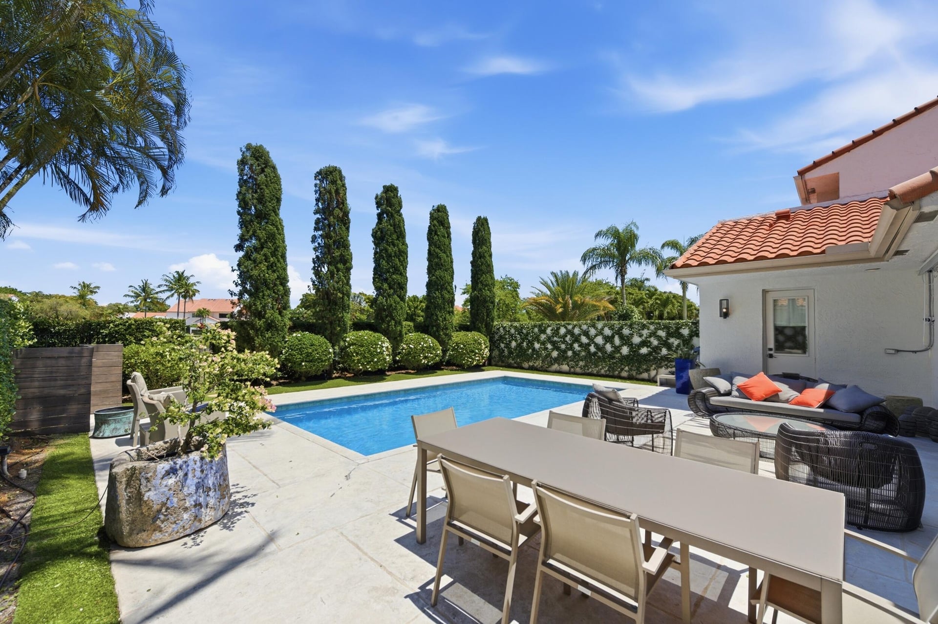 Windsor Way Residence photo 29