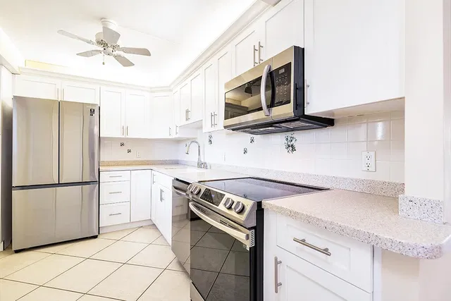  Unit 203 photo 7