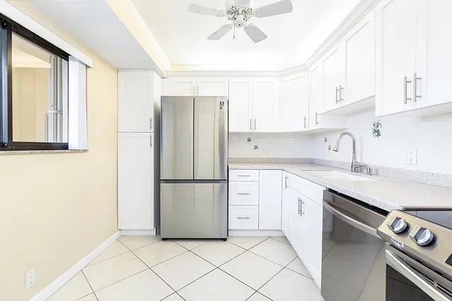  Unit 203 photo 8