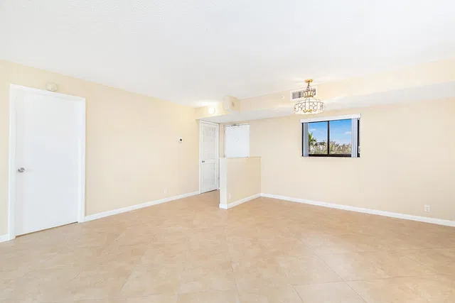  Unit 203 photo 11