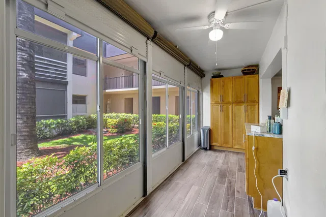 Residence photo 2