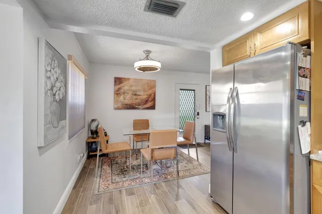 Residence photo 6