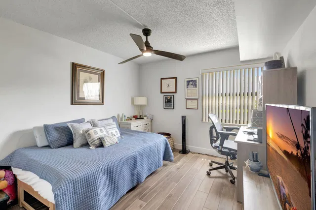 Residence photo 18