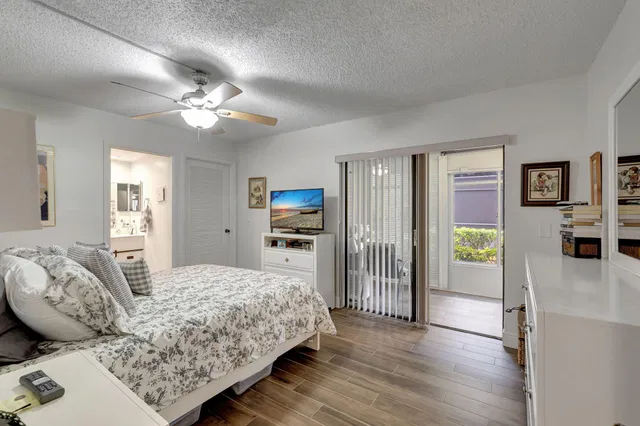 Residence photo 19