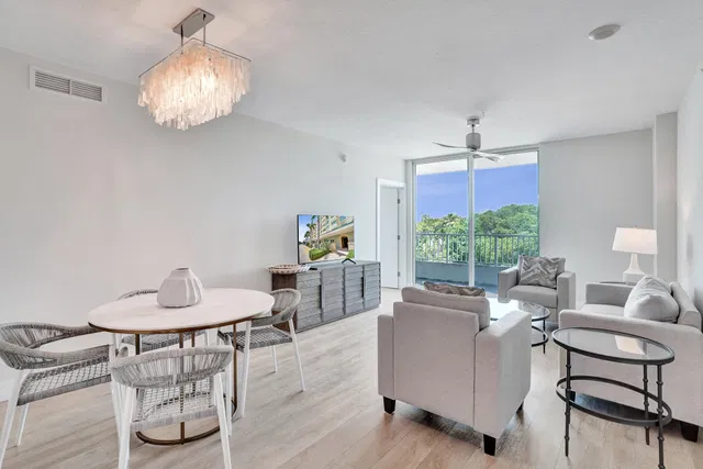 Boynton Beach Club Unit 406 photo 4