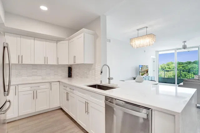 Boynton Beach Club Unit 406 photo 8