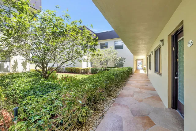 Residence photo 24