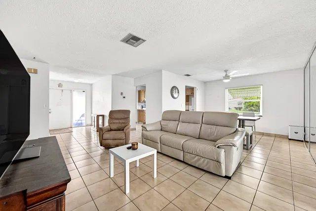 Residence photo 6