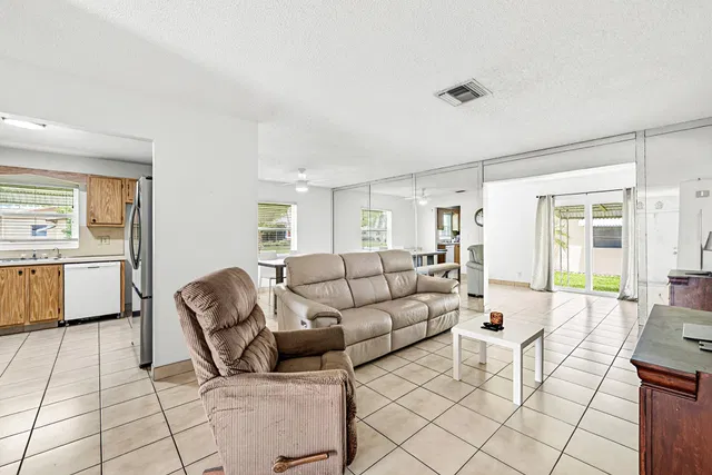 Residence photo 13